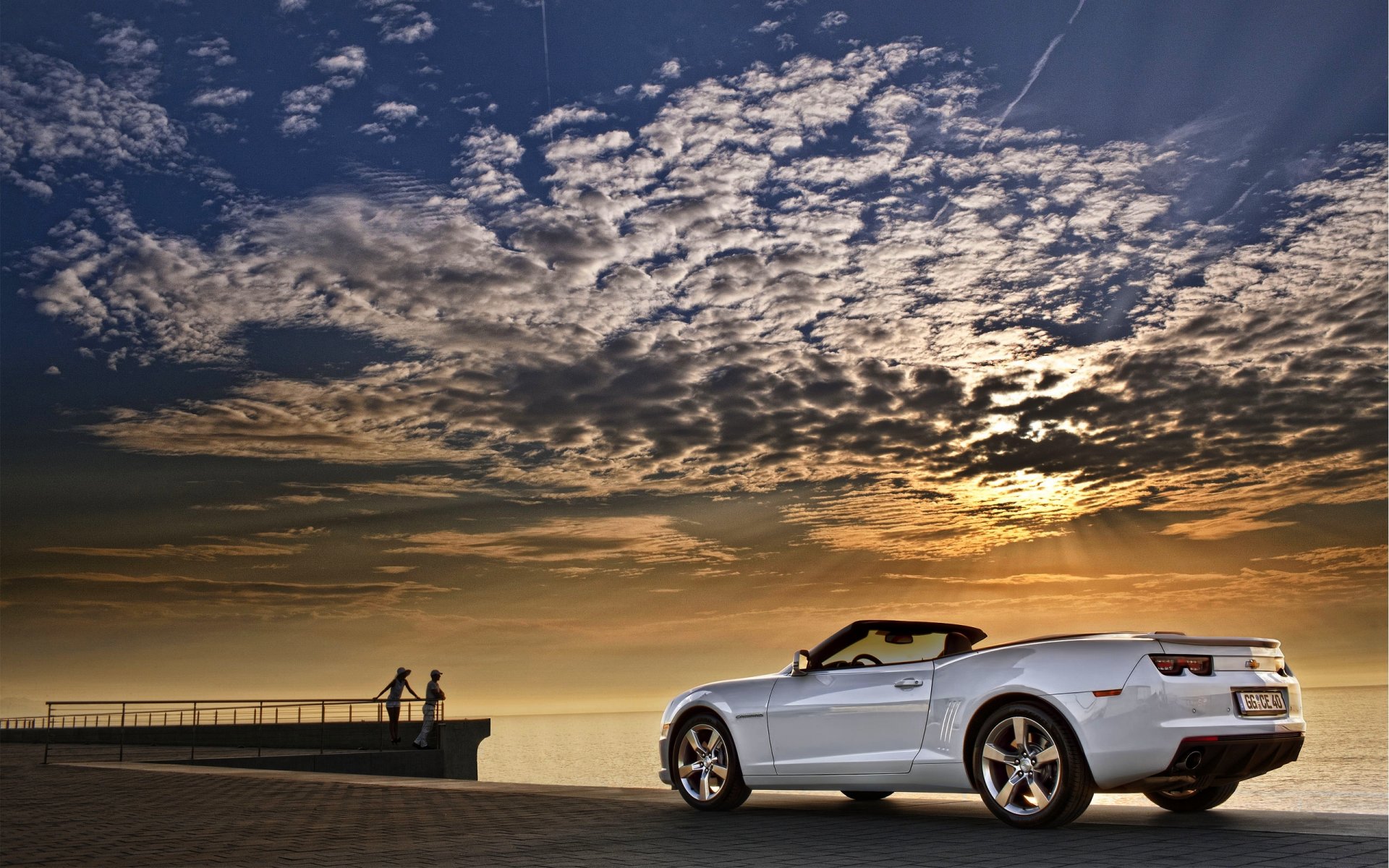 chevrolet camaro coche convertible blanco cielo puesta de sol nubes mar