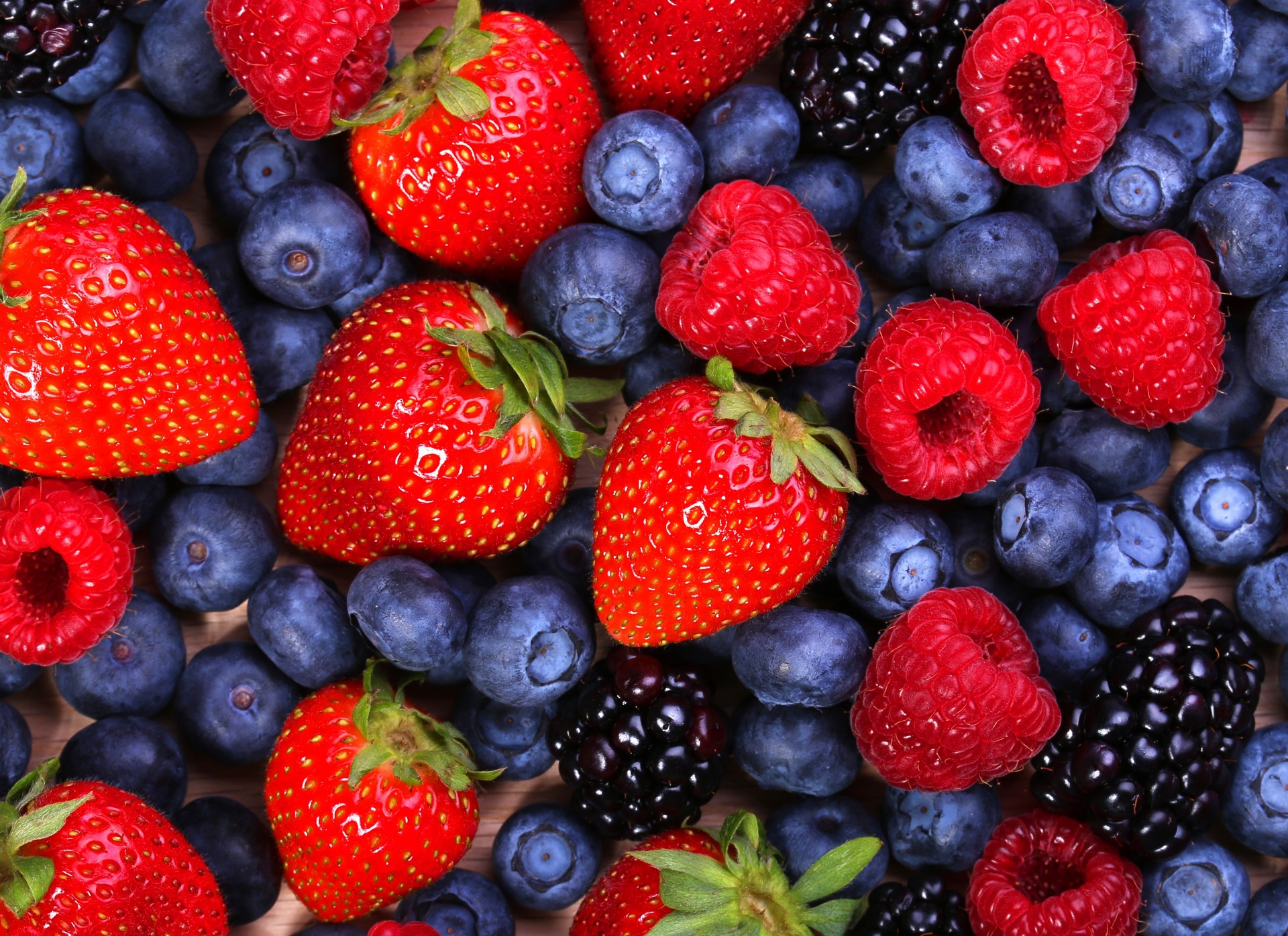 blueberries strawberry raspberry berries blackberry