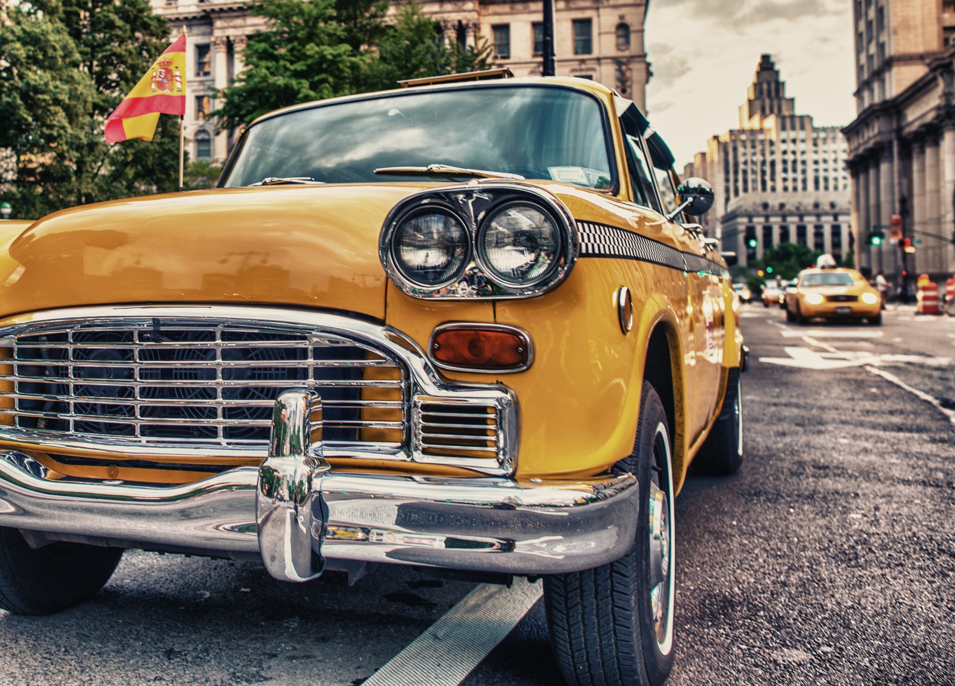 retro coche camino ciudad