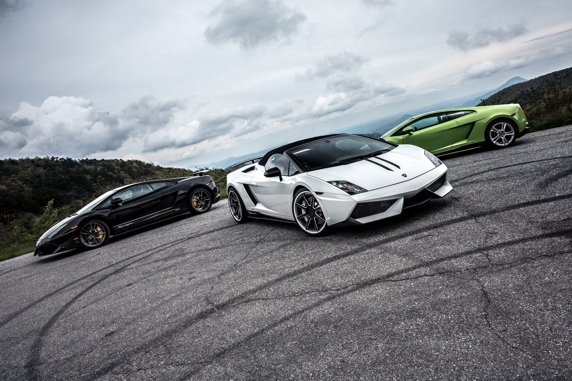 lamborghini gallardo lp570-4 spyder performante superleggera black white green