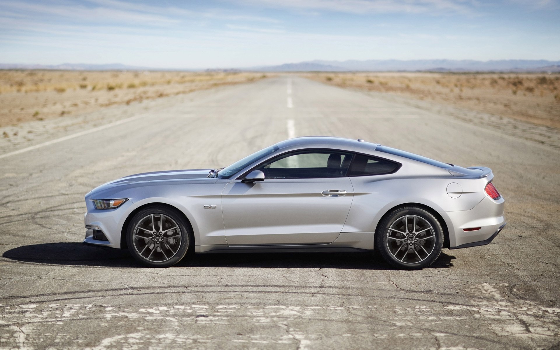 ford mustang coche del músculo muscle car vista lateral horizonte