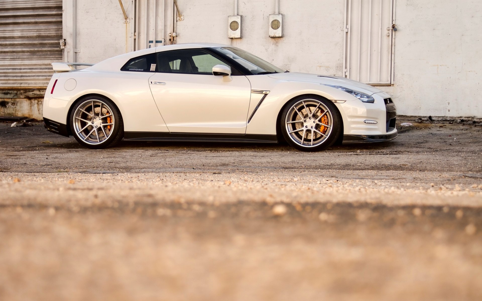 nissan gtr r35 blanc roues nissan gtr profil jantes