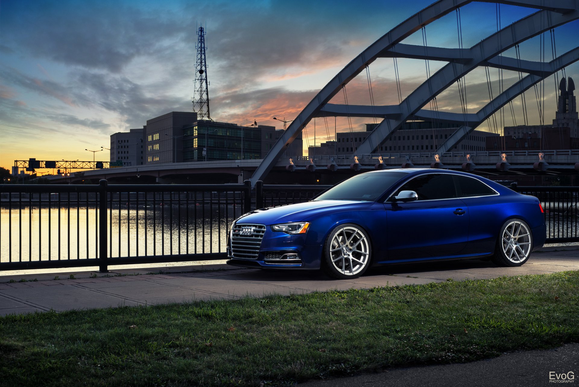 audi s5 azul ciudad puente