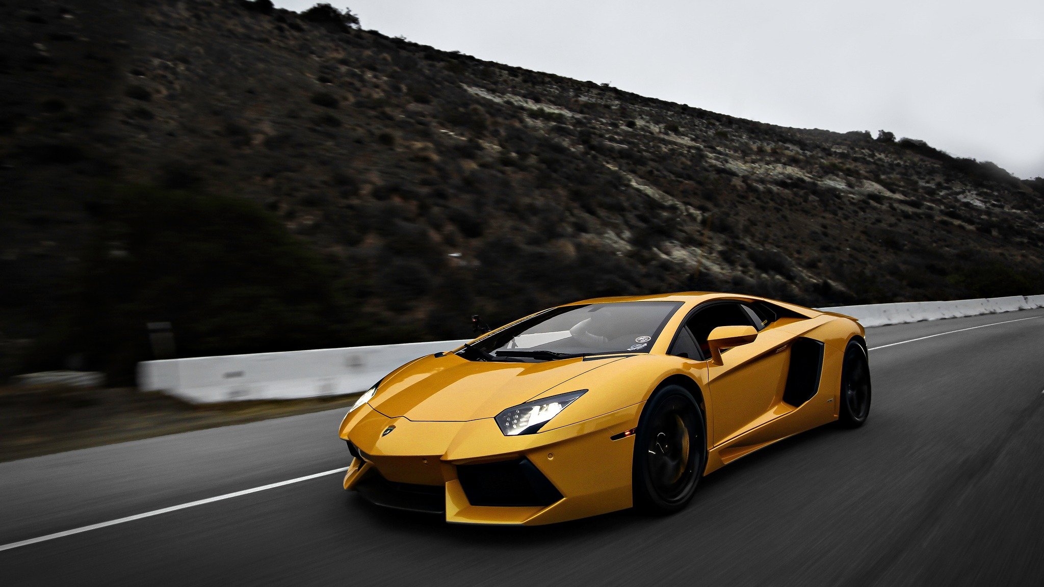 lamborghini aventador lp700-4 jaune supercars exotique vitesse