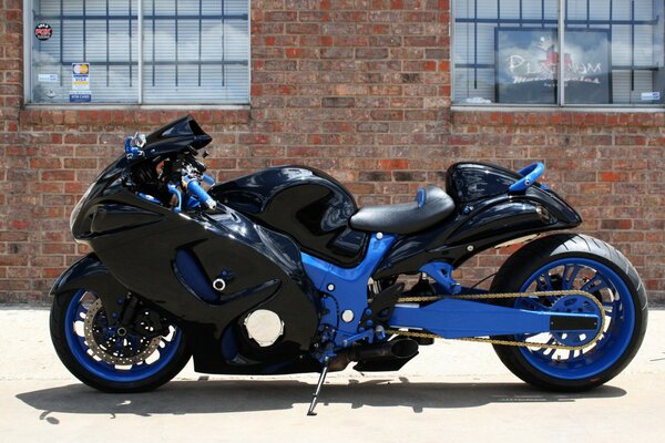 Tuning of a sports bike in black and blue colors