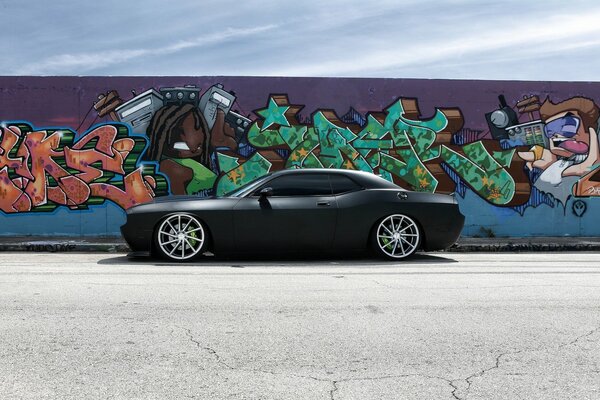 Set de fotos para un coche deportivo en un fondo de graffiti