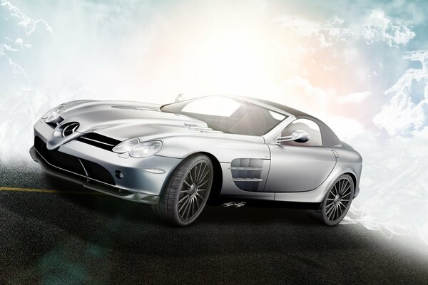 Mercedes-benz Roadster argento su uno sfondo di nuvole