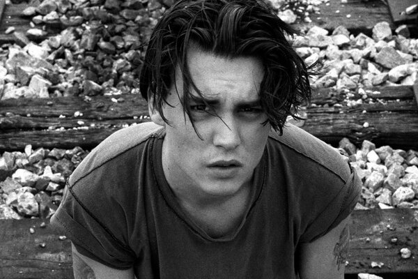 IMAGEN DEL JOVEN JOHNNY DEPP