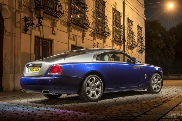 Coche rolls-royce vista trasera