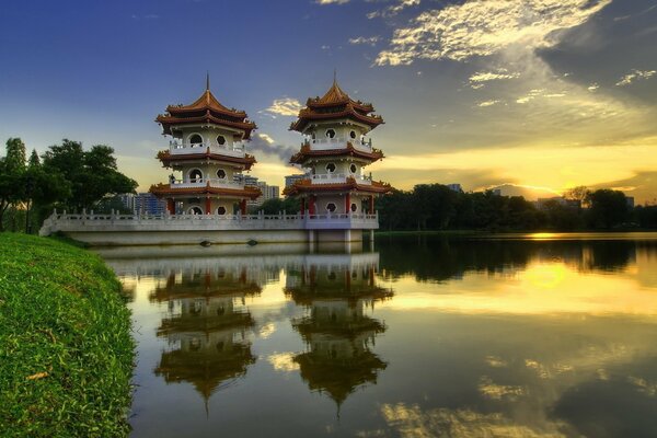 Chinese motifs in architecture by the water