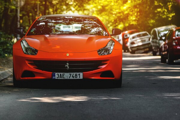 Eleganckie Ferrari na pulpit