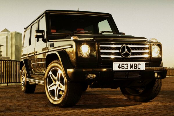 Schwarzer Mercedes-Benz G55 AMG