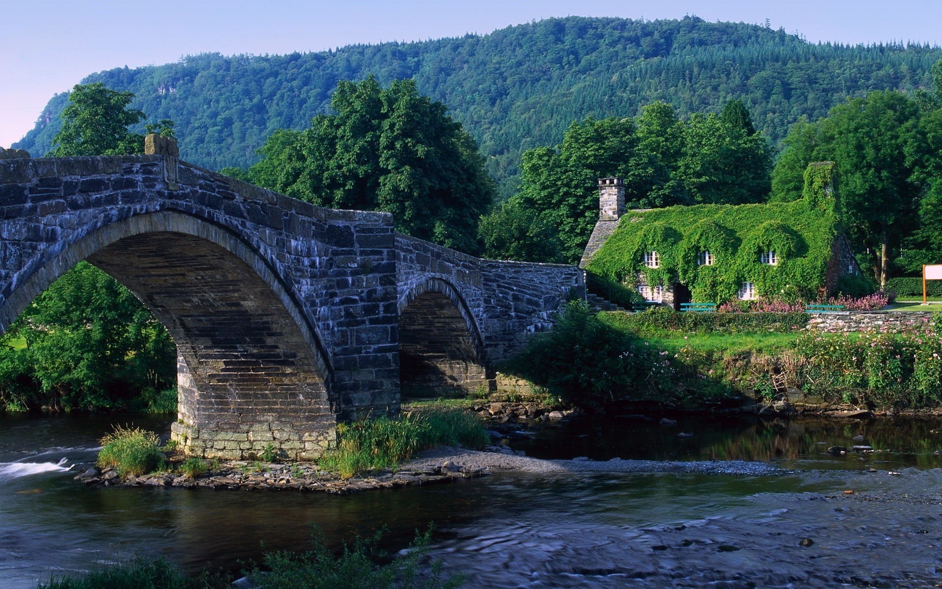 bridge river house