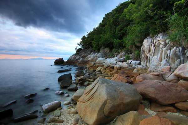 The stones are so very large filling the space