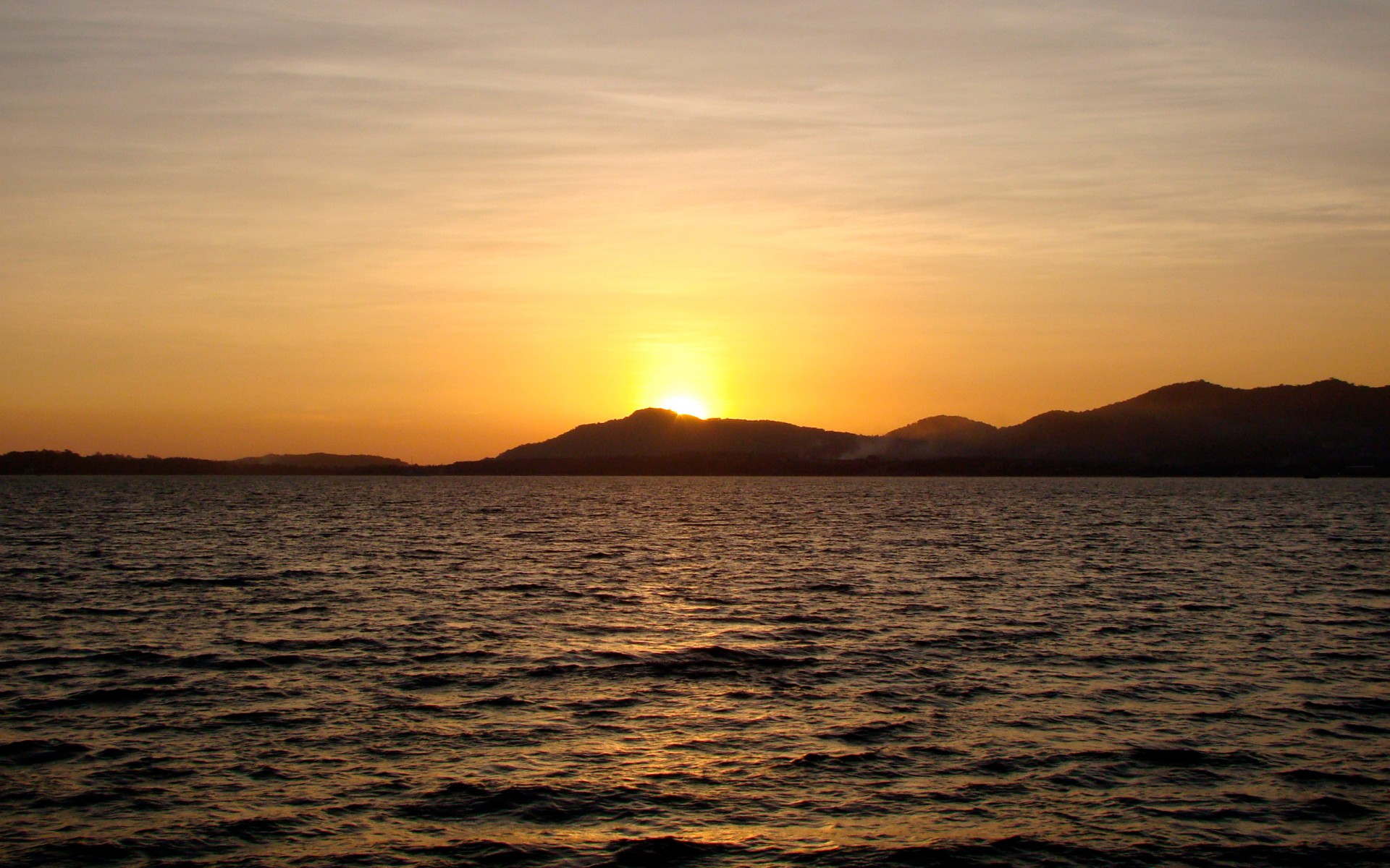 sonnenuntergang meer thailand inseln