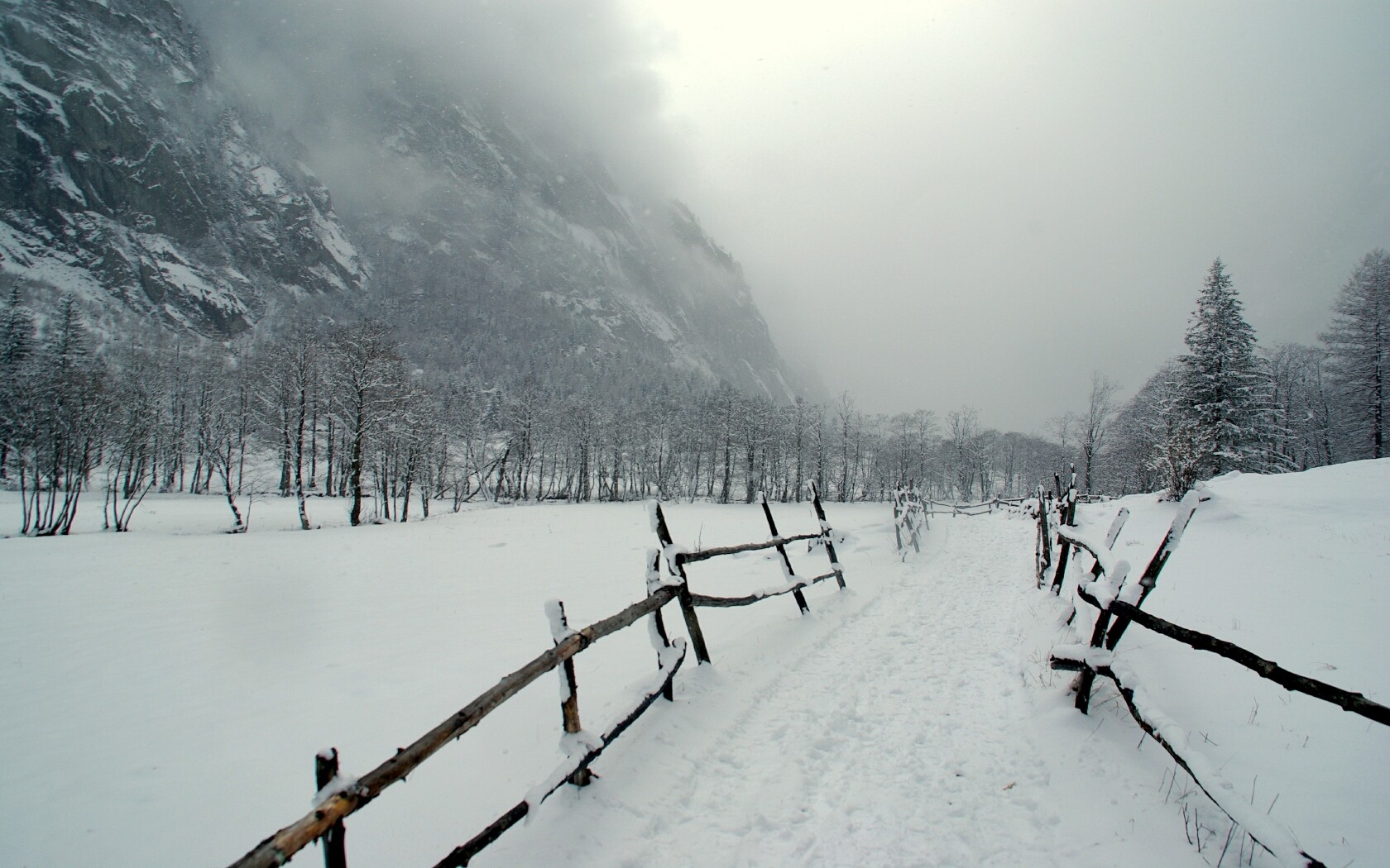 route solitude liberté neige montagnes