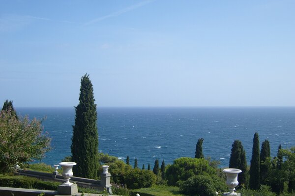 Vista dal palazzo sul mare in Crimea