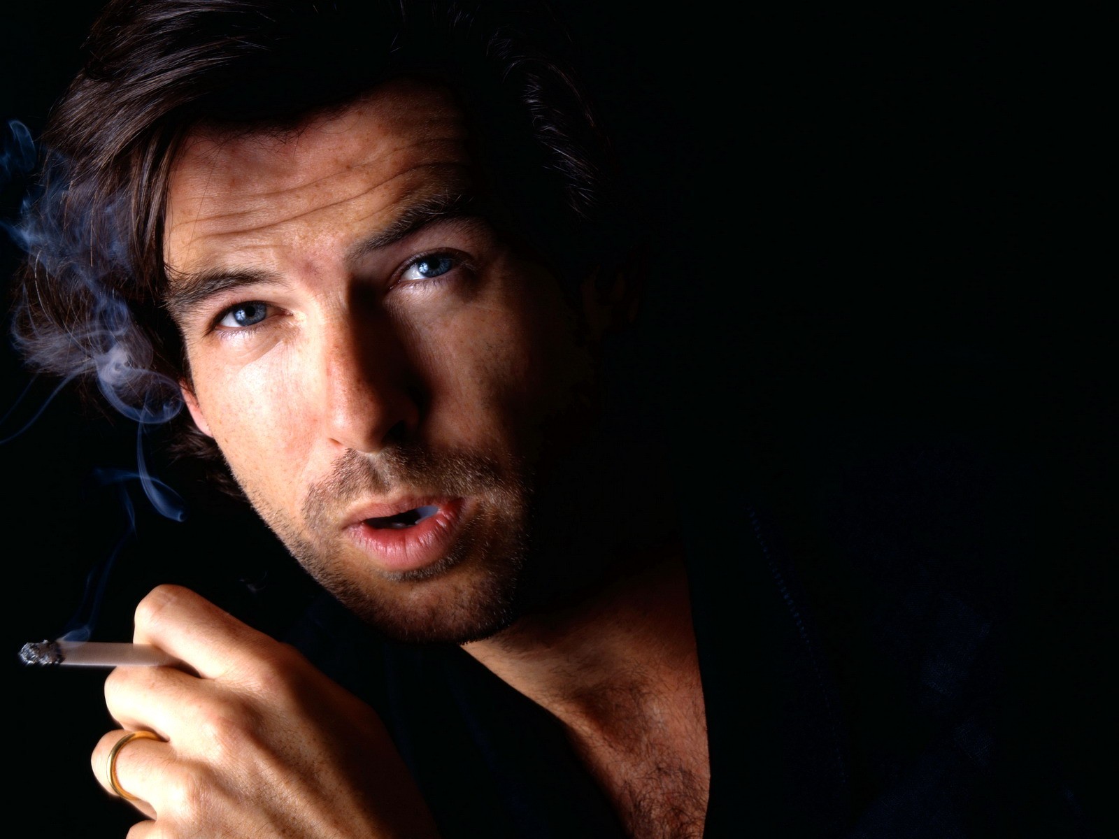 pierce brosnan attore james bond maschio