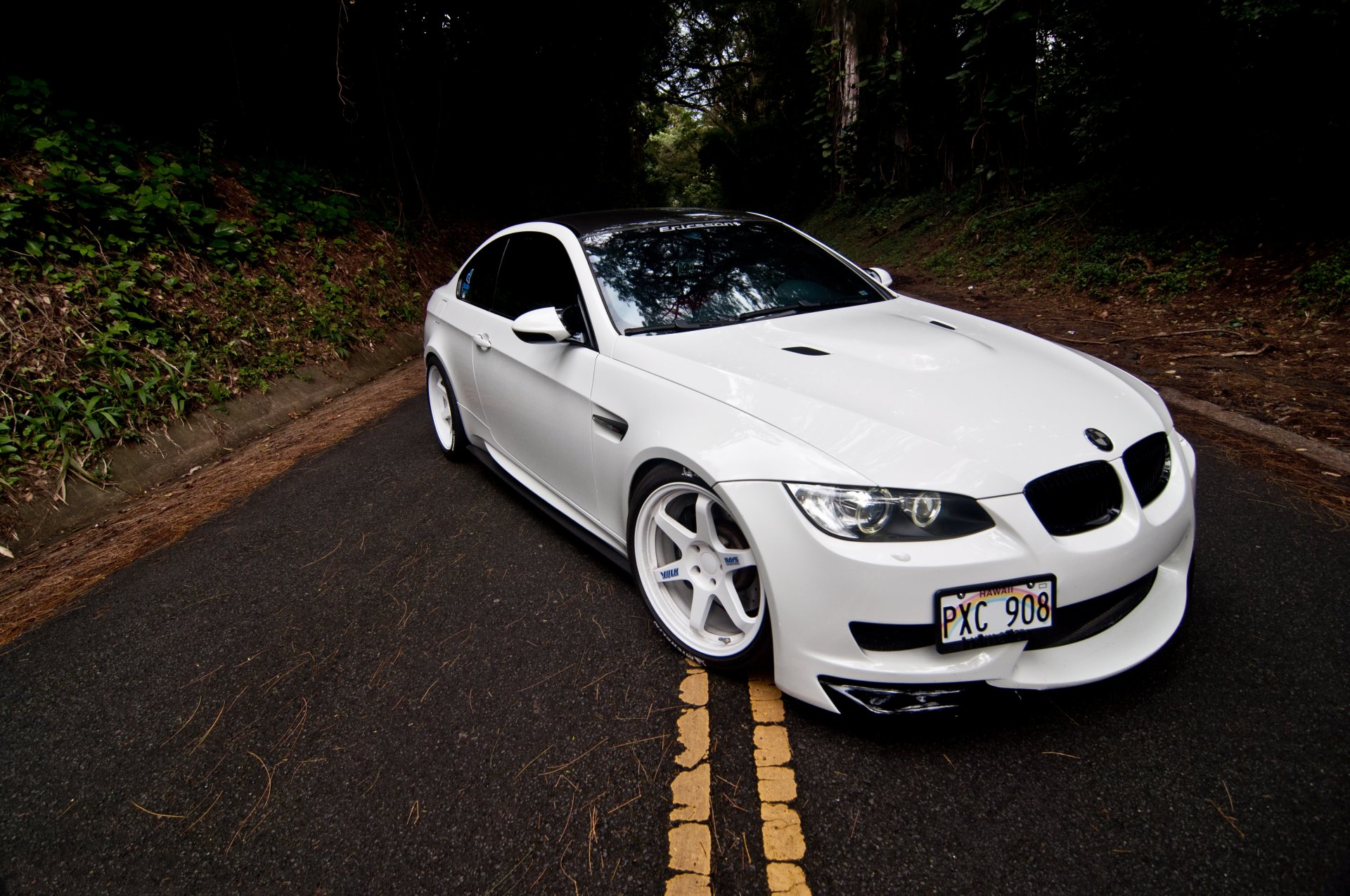 bmw m3 e92 white bmw coupe front hood road marking