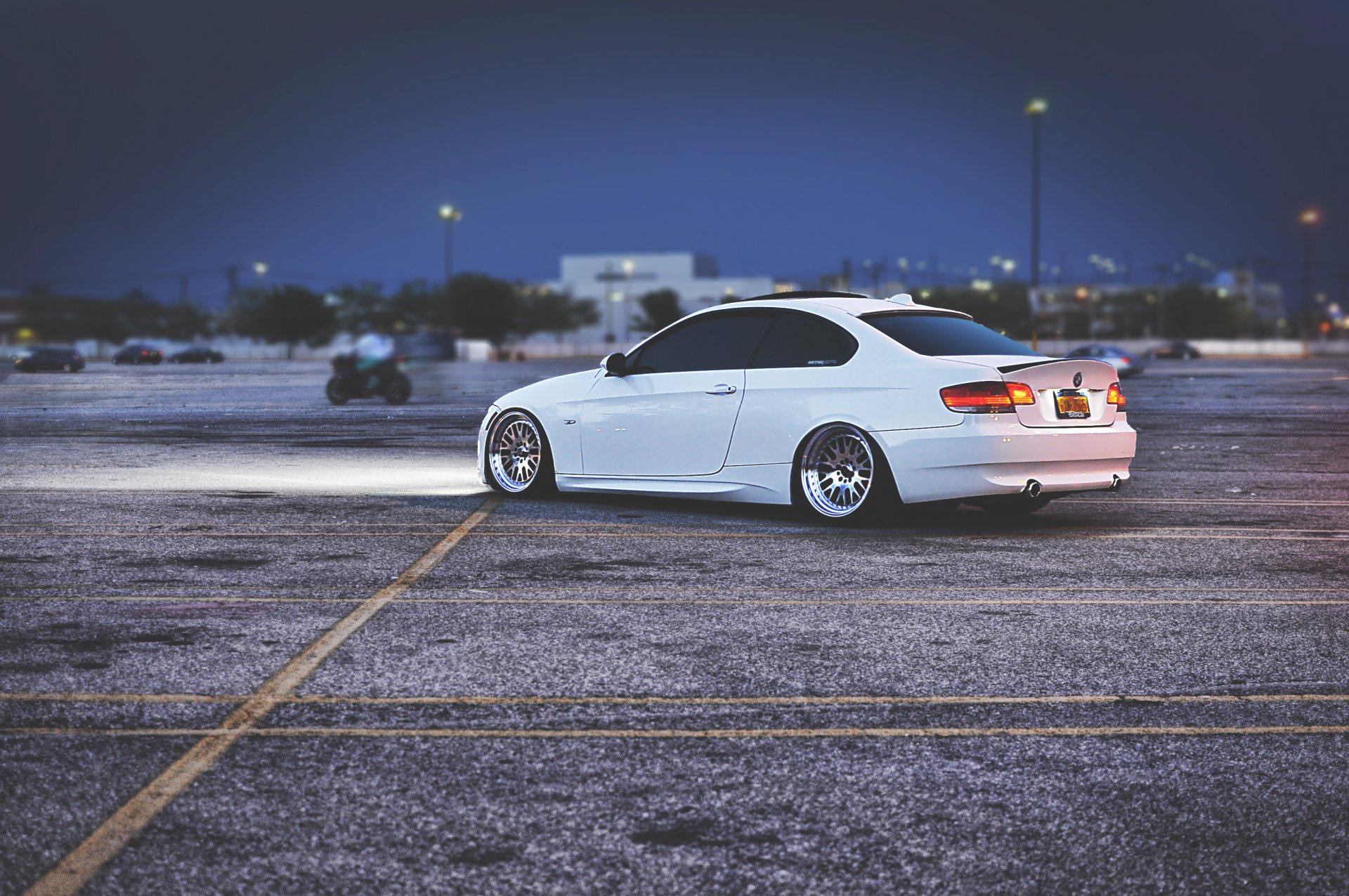 bmw e92 position bmw tuning blanc blanc soir jantes