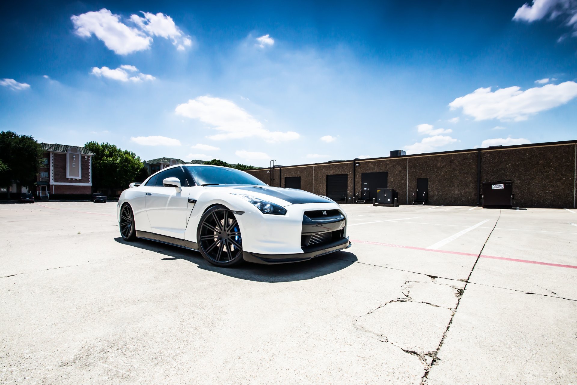 nissan gt-r r35 blanco nissan gt-r sombra aparcamiento crack