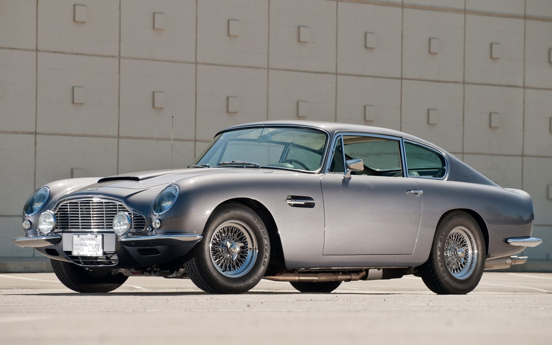 aston martin db6 vantage 1965 aston martin db6 vantage clásico frente fondo