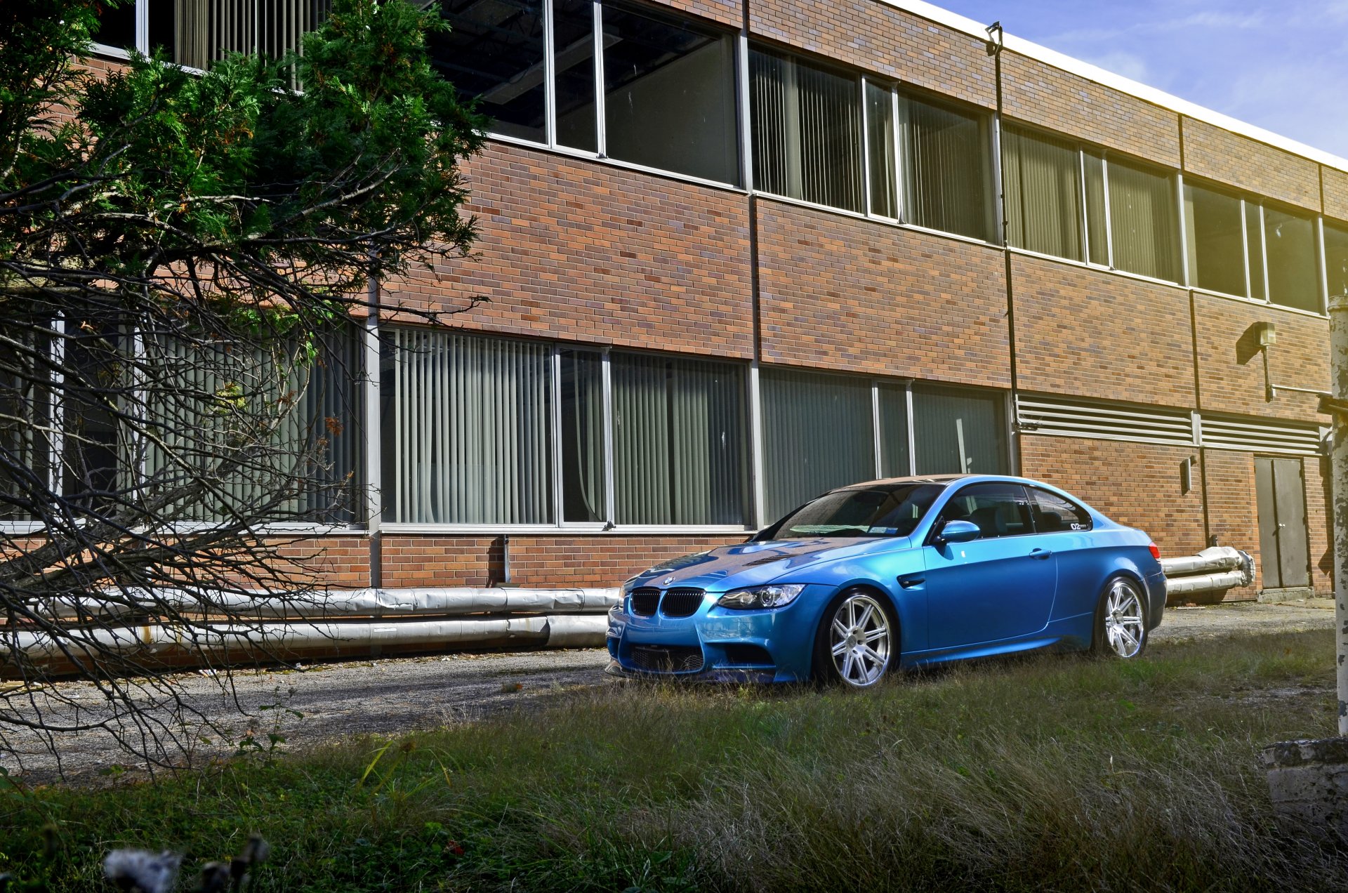 bmw m3 e92 atlantis blau bmw blau seitenansicht gebäude fenster