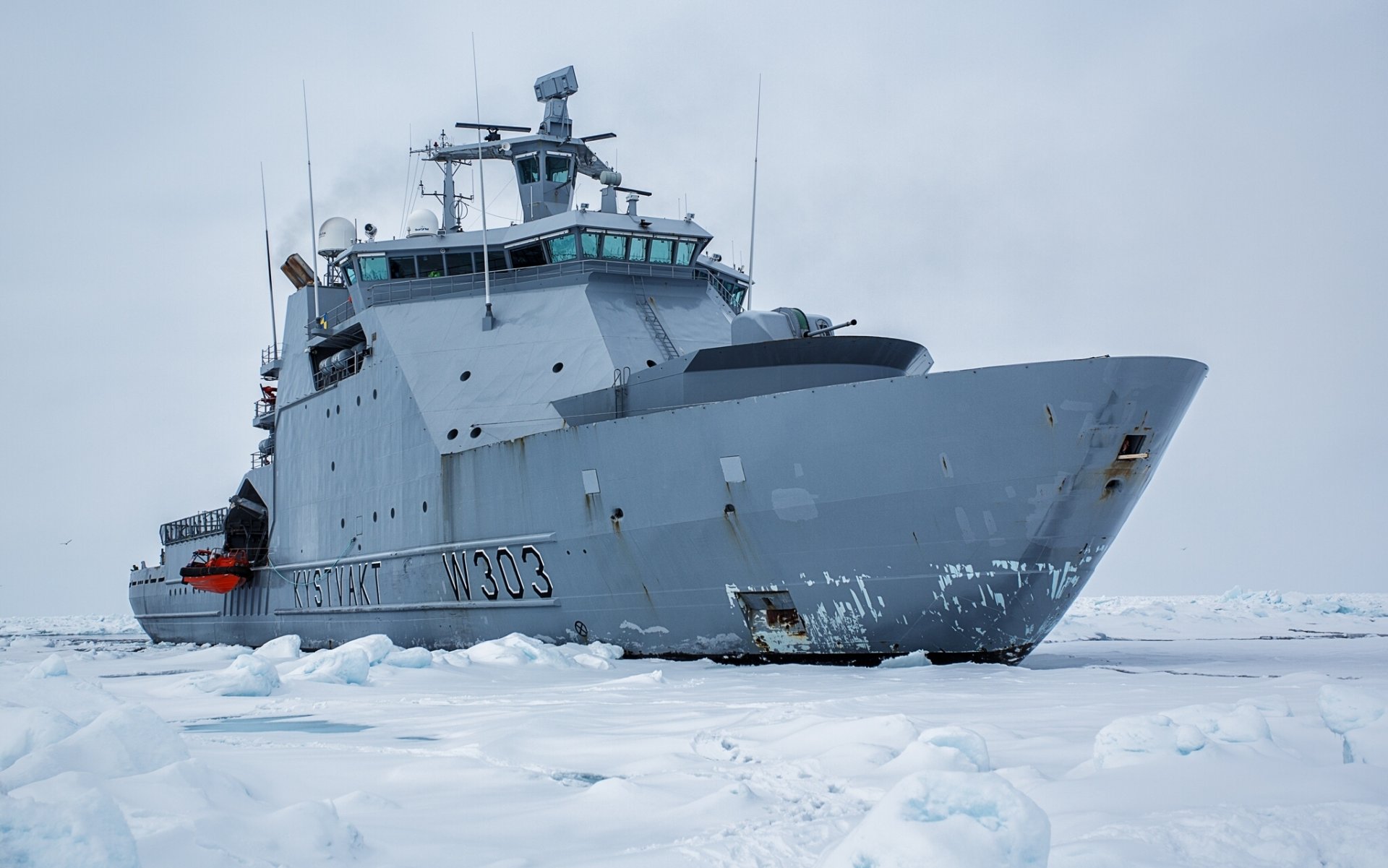 guardia costiera norvegese delle svalbard nocgv svalbard c. v. svalbard norvegia rompighiaccio nave pattuglia ghiaccio