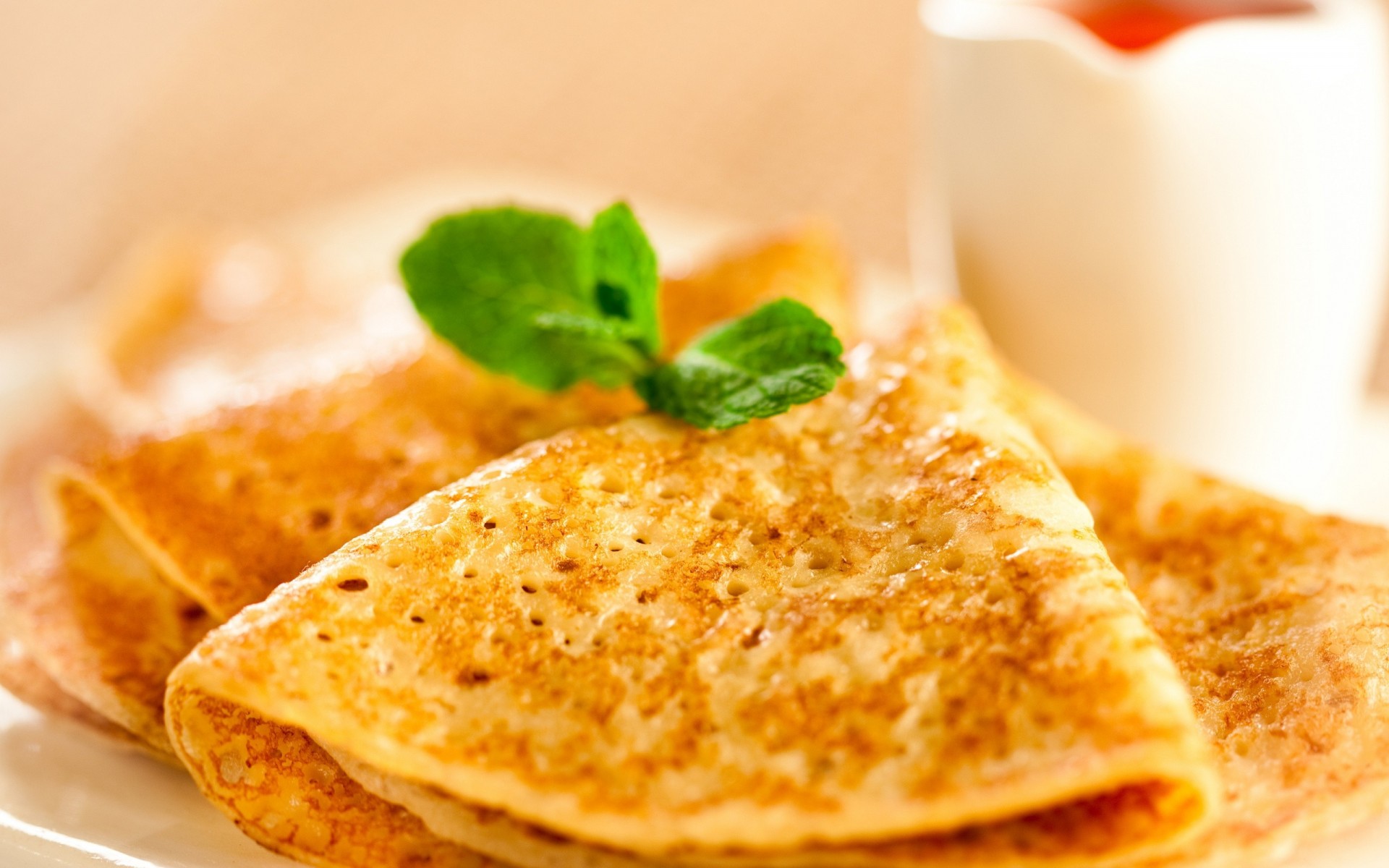 blatt pfannkuchen essen unscharfer hintergrund grün makro