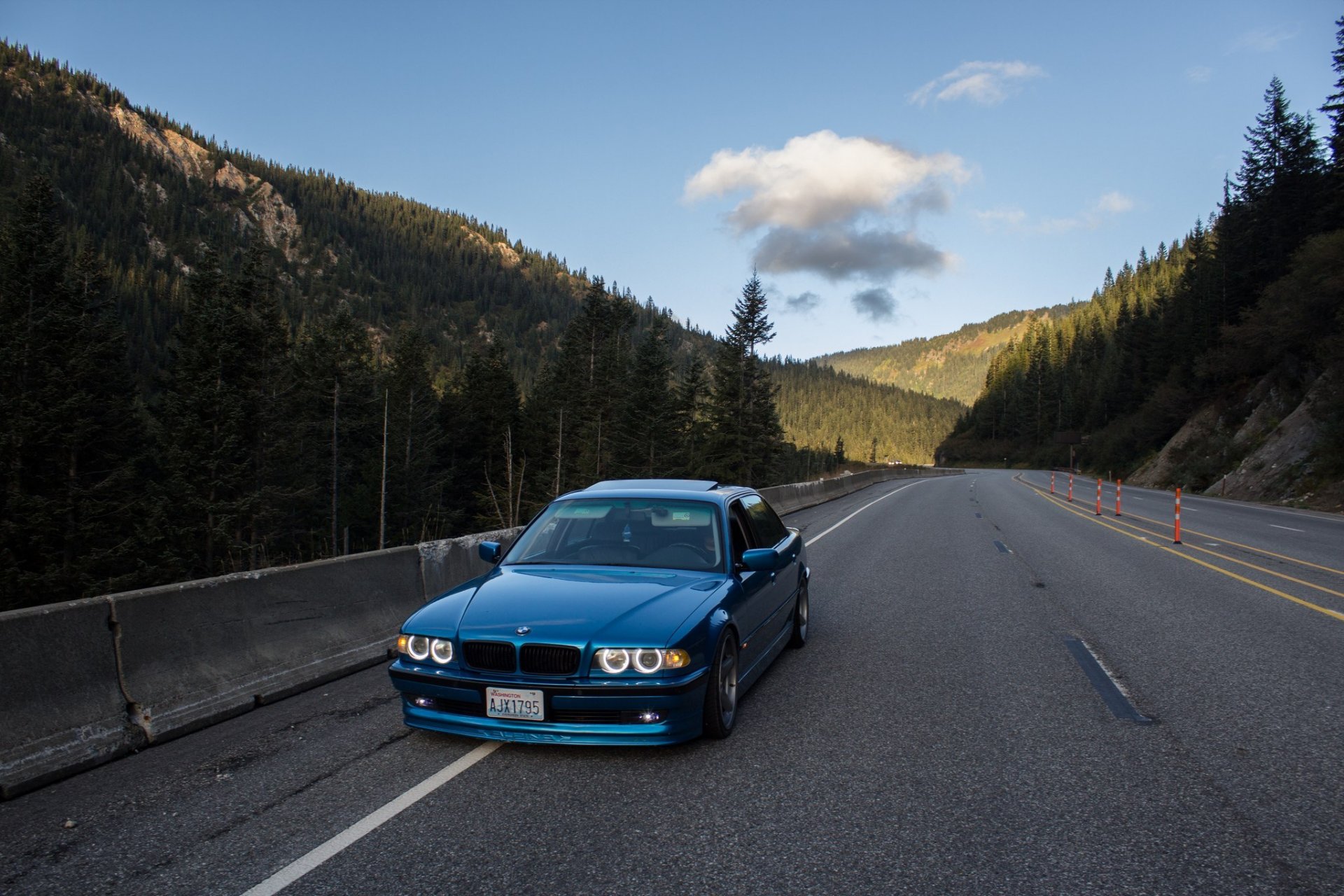 bmw e38 7series blu