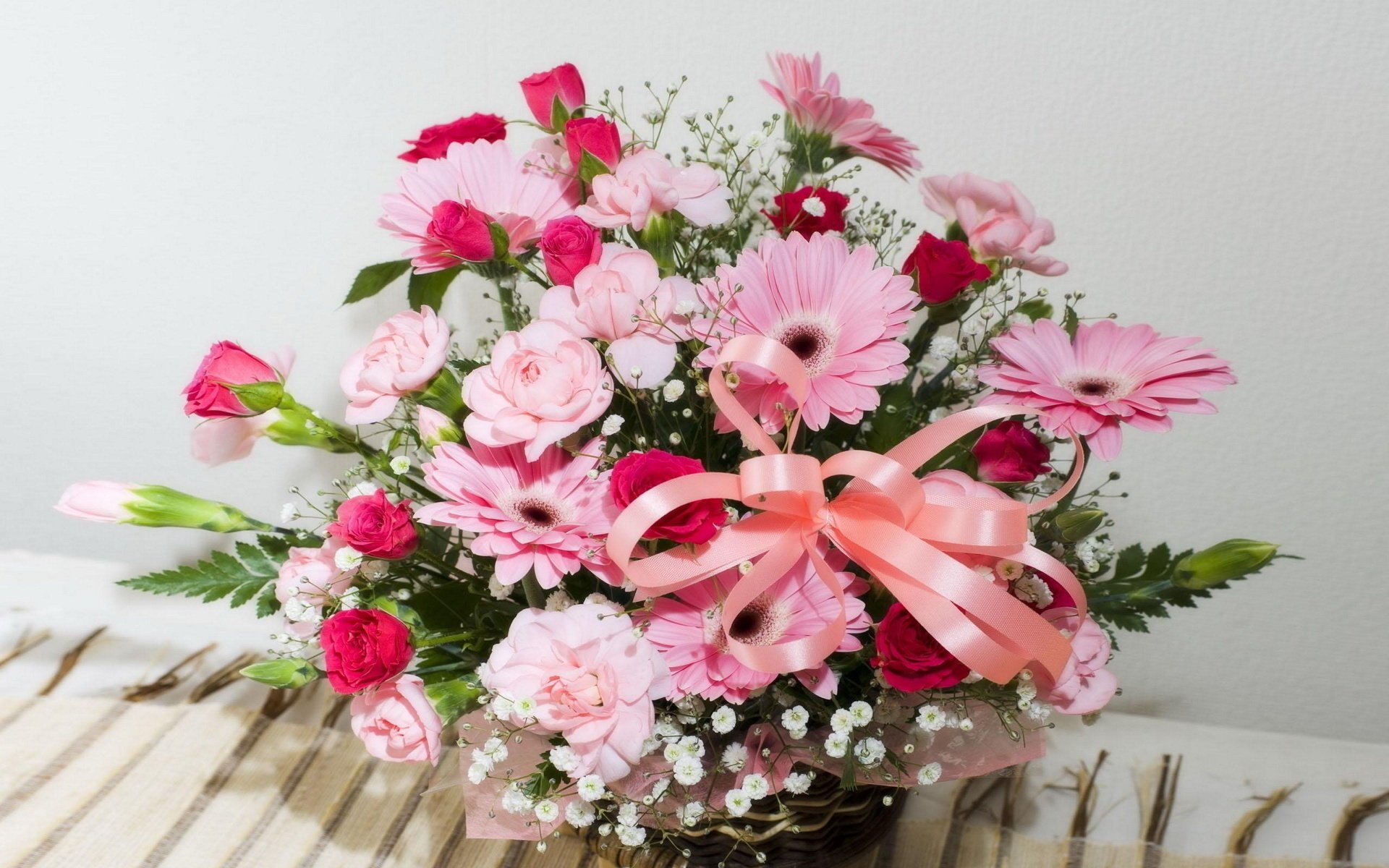 bouquet gerbera ruban fleurs panier