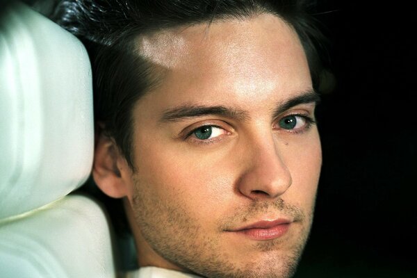 El rostro del actor Tobey Maguire