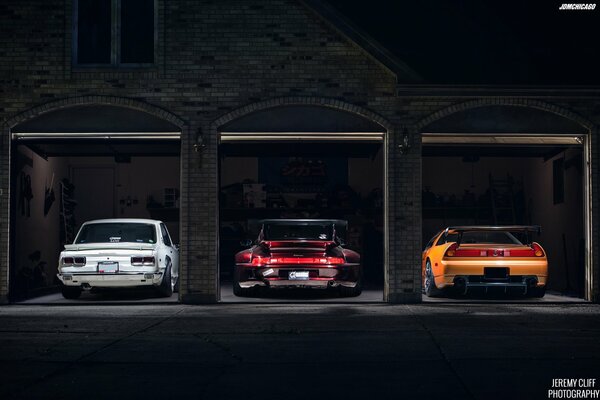 Trois voitures nissan skyline, RBG porsche, acura nsx