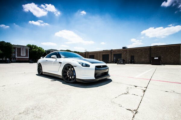 Papel pintado con blanco Nissan gt-r r35