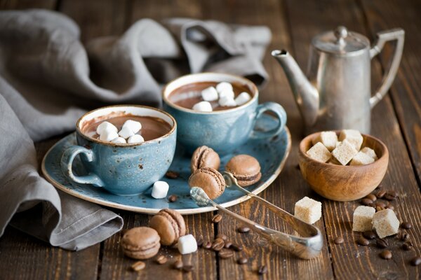 Chocolate caliente con malvavisco, cacao con malvavisco, cacao y macarrones, cacao y pasta