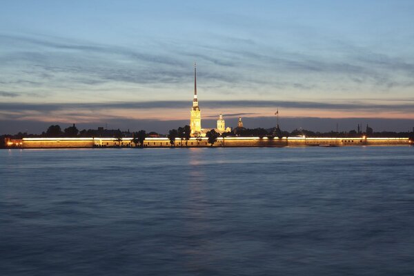 Петропавловская крепость в Санкт-Петербурге. Река