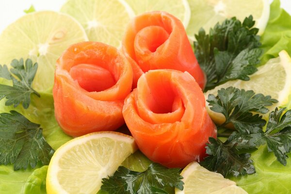 Red fish with lemon and parsley