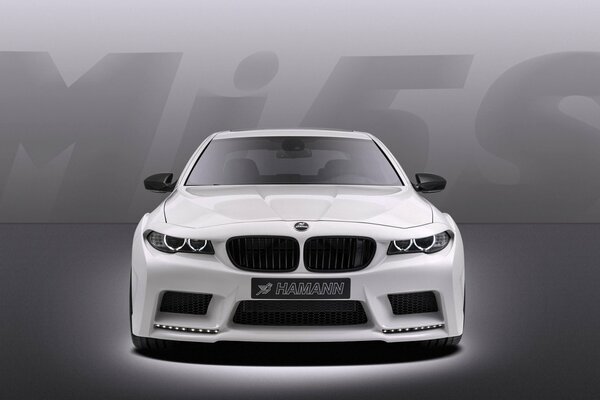 Vista con anteriore bianco bmw tuning