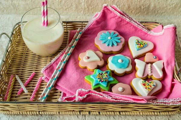 Nourriture d enfance-lait et biscuits