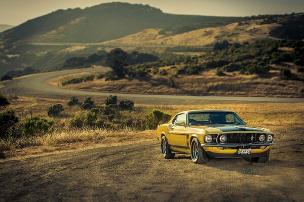 Ford Mustang jaune 1969 muscle car