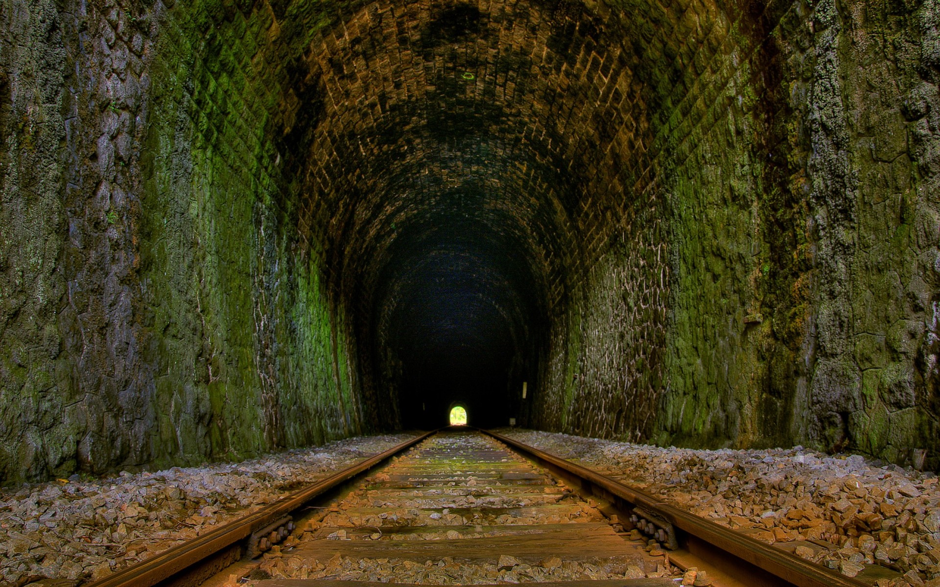 rotaie strada tunnel