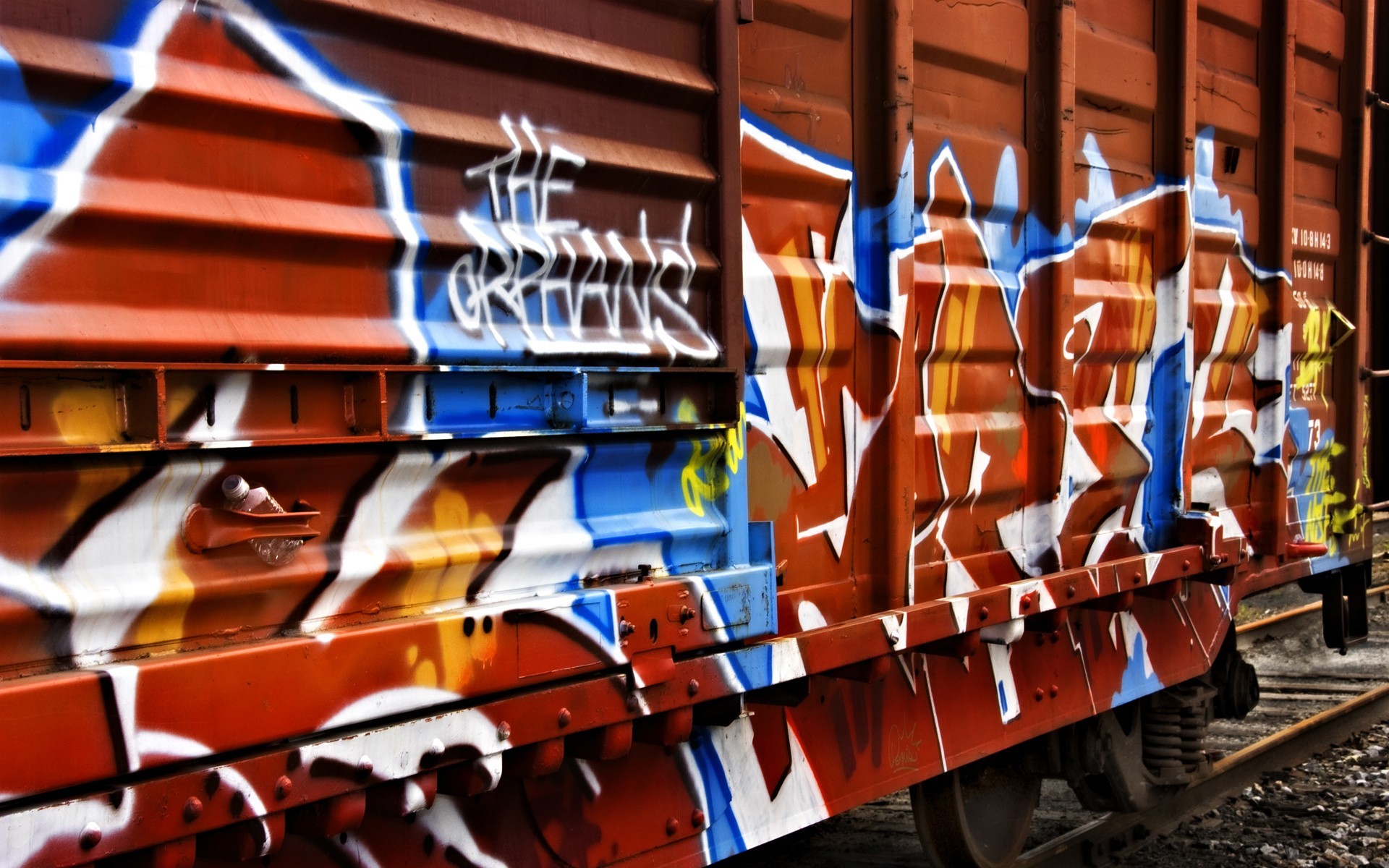 graffiti treno carro