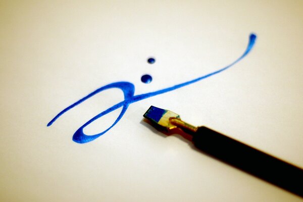 Calligrafia vernice blu con pennello