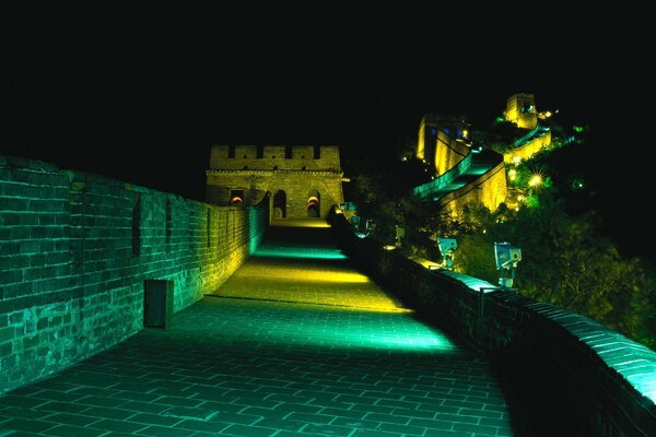 Gran muralla China con luz nocturna