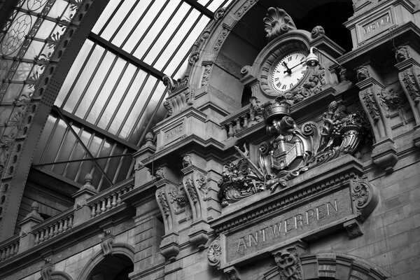 Horloge Vintage à la gare d Anvers