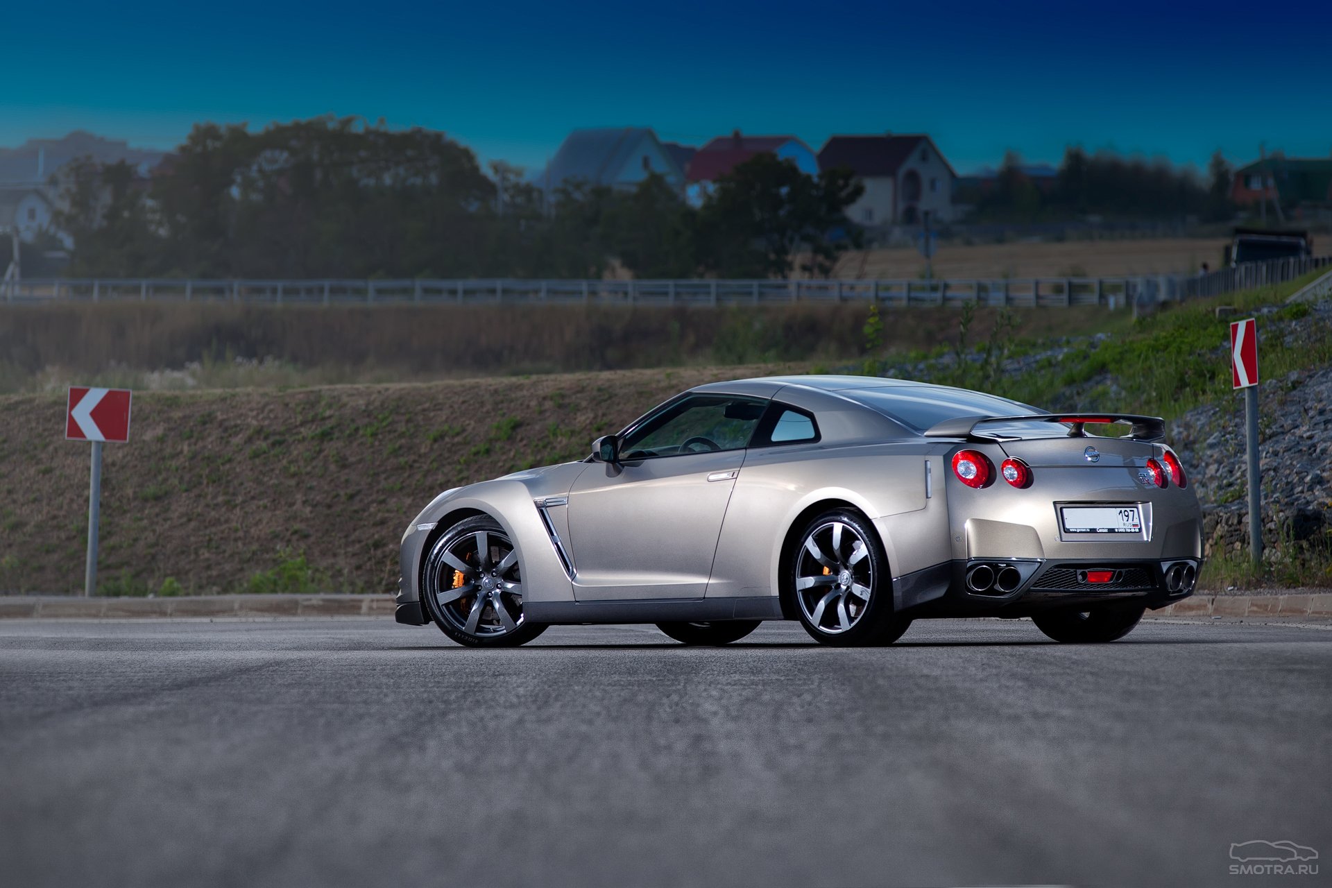 nissan gt-r r35 grigio supercar