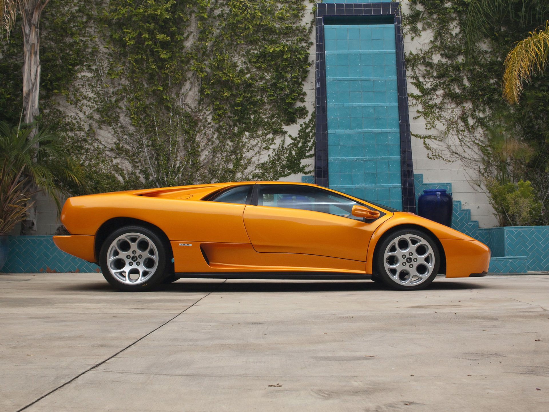 lamborghini diablo układanie prototypu lamborghini diablo widok z boku