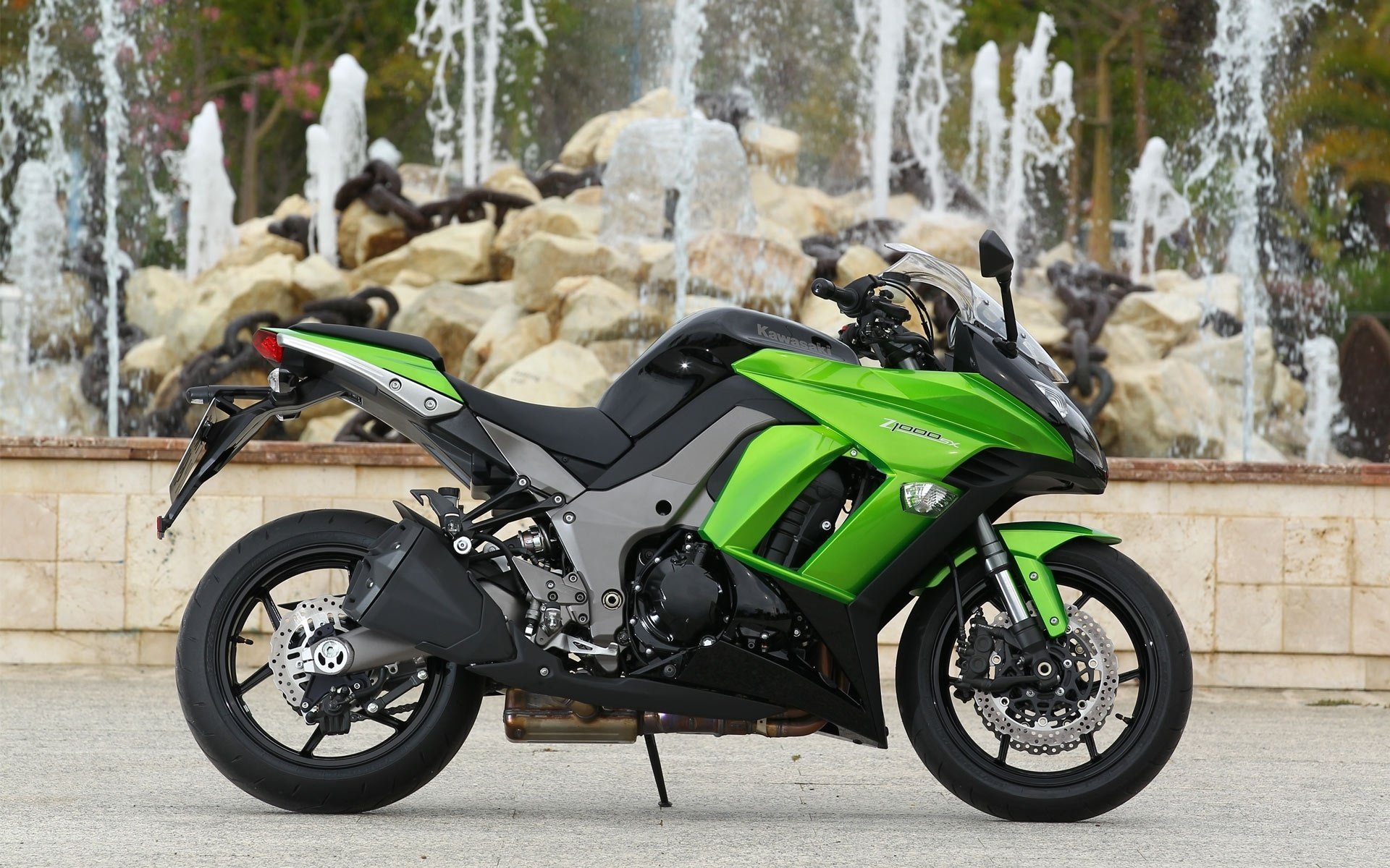 велосипед kawasaki z1000 мотоцикл фонтан камни