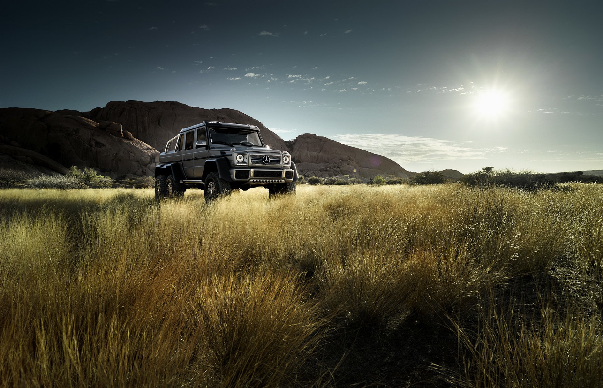 mercedes-benz g63 amg 6x6 w463 plata mercedes benz montaña campo sol