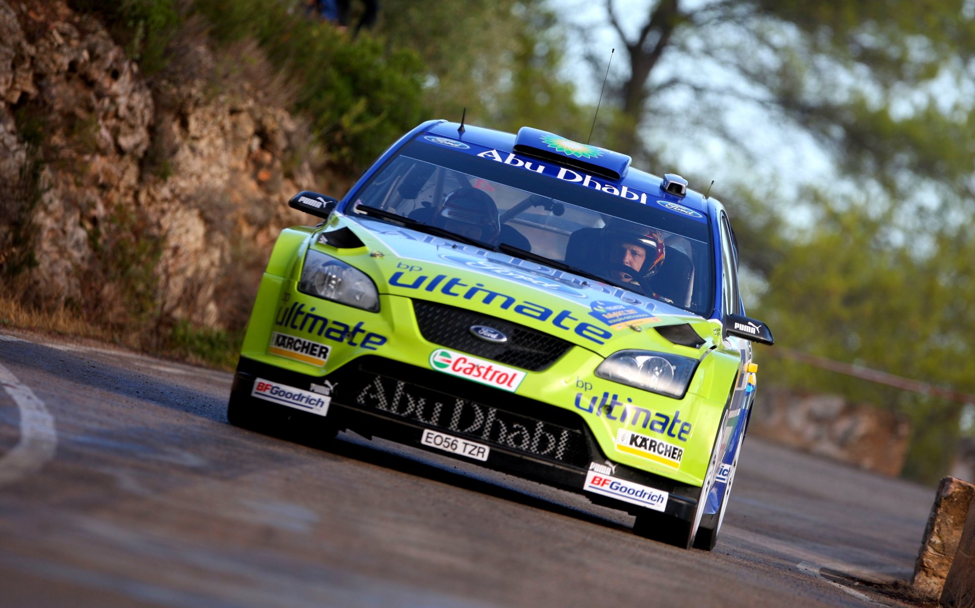 ford enfoque auto frente wrc rally carrera en el tráfico racer